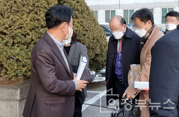 1월 30일 오후 4시 반 법원에 출석하는 김동근 시장